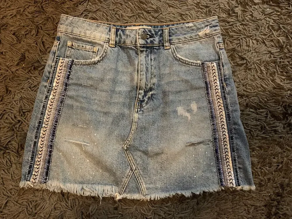 Women’s Free People Fringe Embellished Denim Jean Mini Skirt Distressed Size 8 M